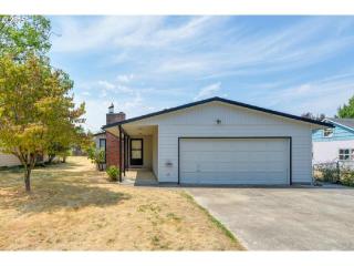 2319 105th Ave, Portland, OR 97216-3048