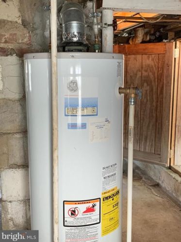 5443 Frosthoffer Ave, Camden NJ 08109-1164 exterior