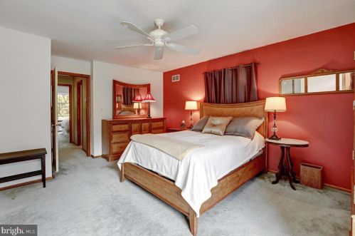 24 Mnr Dr, Princeton NJ 08540-1611 exterior