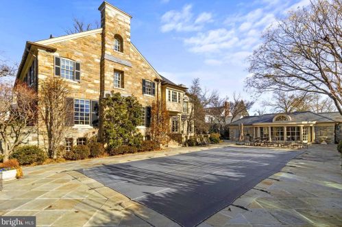 3005 45th St, Washington DC 20016-3528 exterior