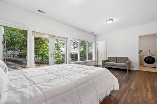 9 Vela Way, Edgewater NJ 07020-1564 exterior