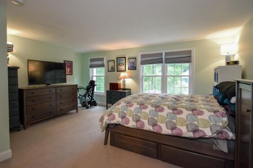 57 Fieldstone Dr, Dover NH 03820-6101 exterior