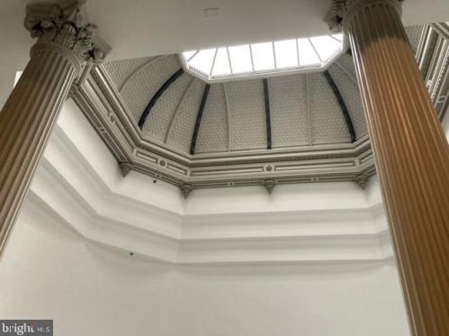 1001 Chestnut St, Philadelphia PA 19107-4219 exterior