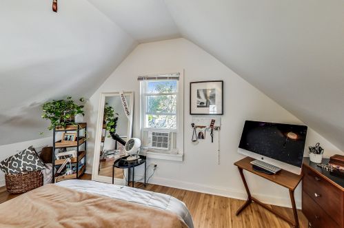 1915 Roscoe St, Chicago IL 60618-5236 exterior