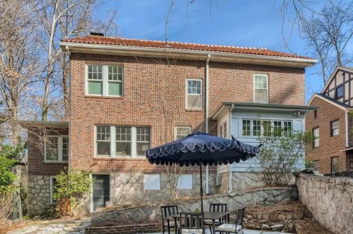 1776 Clifton Rd, Atlanta GA 30307-1252 exterior