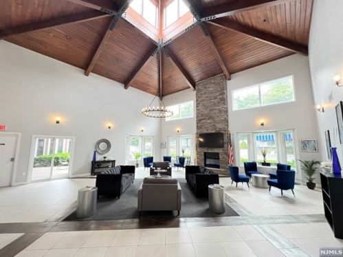 202 Nelson Ct, Edgewater NJ  07020-1631 exterior