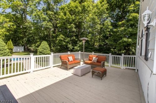 1925 Inverness Dr, Scotch Plains NJ 07076-2613 exterior