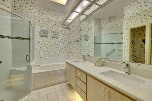 1553 Amherst Dr, Fort Pierce FL 34986-2413 exterior