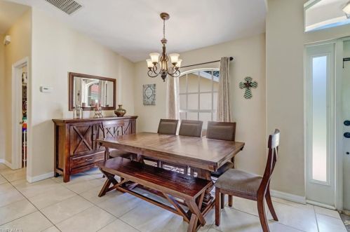 280 2 St, Naples FL 34117-9376 exterior