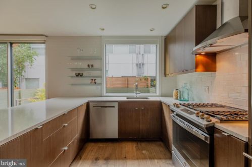 1112 Bodine St, Philadelphia PA 19122-0030 exterior