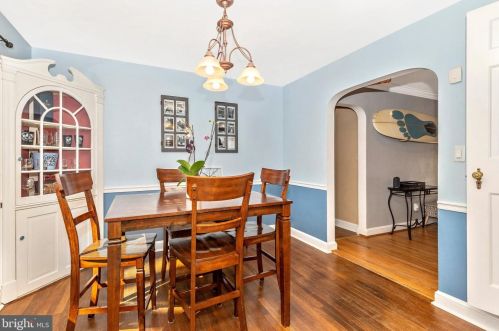 604 Forest Glen Rd, Silver Spring MD 20910-1122 exterior