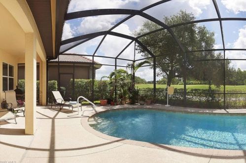 6084 Dogleg Dr, Naples FL 34113-1693 exterior