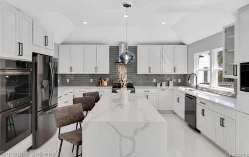 967 Southfield Rd, Bham MI  48009-1625 exterior