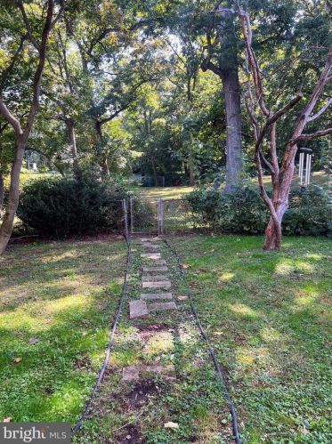 521 Vernon St, Media PA 19063-3908 exterior