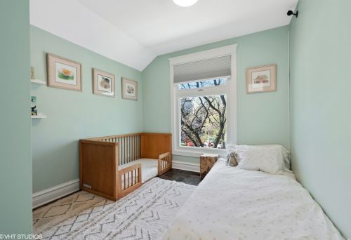 1733 Hoyne Ave, Chicago IL 60647-5541 exterior