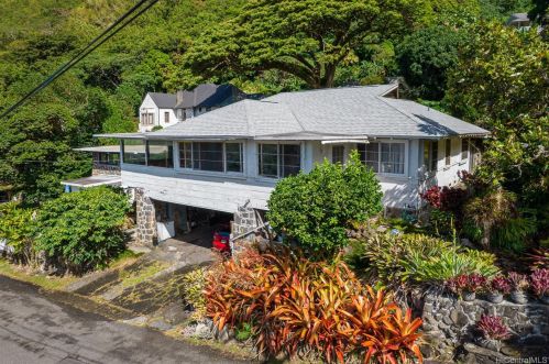 3133 Huelani Pl, Honolulu, HI 96822-1238