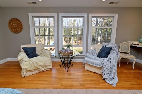 668 Ridgebury Rd, Ridgefield CT 06877-1117 exterior