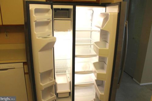 17 Mendrey Ct, Trenton NJ 08648-2661 exterior