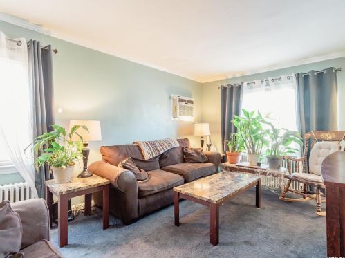 128 Casper St, Valley Stream NY 11580-3606 exterior