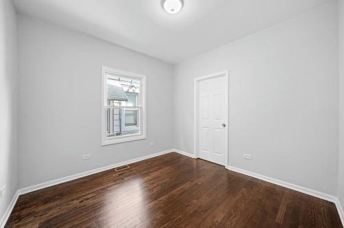 5917 Washtenaw Ave, Chicago IL  60659-3913 exterior