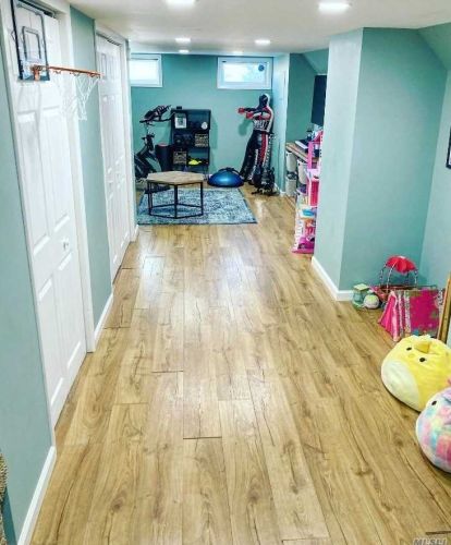 108 Gannet Dr, Commack NY 11725-4904 exterior