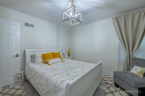 6067 Caldwell Ave, Chicago IL  60646-4835 exterior