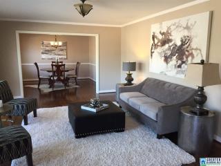 1332 Round Hill Rd, Birmingham, AL 35216-2932