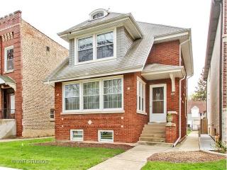 5433 Giddings St, Chicago IL  60630-3401 exterior