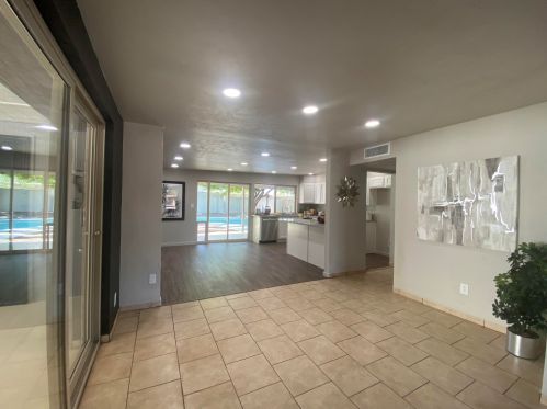 8542 Calle Bolivar, Tucson AZ  85715-5409 exterior