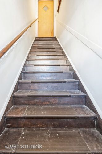 1227 73rd St, Chicago IL 60638-5918 exterior