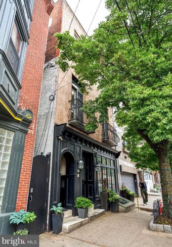 620 Fitzwater St, Philadelphia PA 19147-2939 exterior