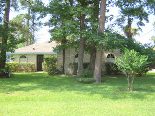 614 Crestwood Dr, Spring TX  77381-1017 exterior