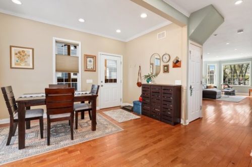 3232 Belle Plaine Ave, Chicago IL 60618-2338 exterior