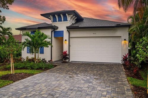 822 105 Ave, Naples FL 34108-1837 exterior