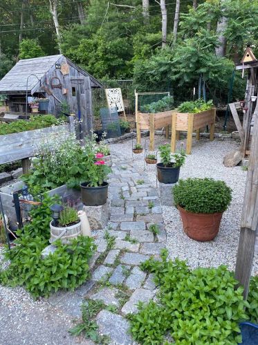 101 Farm Ln, Seabrook, NH 03874-4277