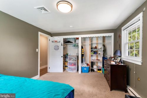 1826 Northbrook Dr, Lancaster PA 17601-5026 exterior