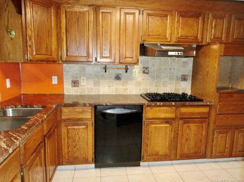 275 Torcon Dr, Torrington CT 06790-5818 exterior