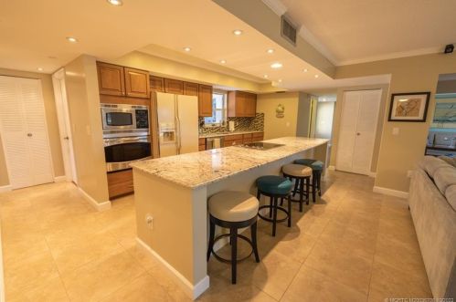 1579 Sunshine Ave, Fort Pierce FL  34952-6011 exterior