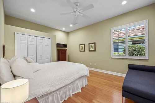 7476 Treeline Dr, Naples FL 34119-9727 exterior