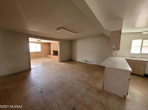 9048 Chickamauga St, Tucson, AZ 85710-4435