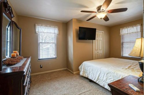 110 Rochester Rd, Pittsburgh PA 15237-1731 exterior