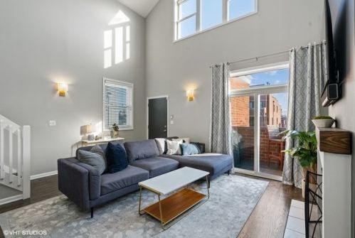 1942 Armitage Ave, Chicago, IL 60622-1024