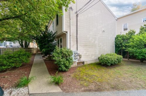 264 Admiral St, Providence RI 02908-2520 exterior