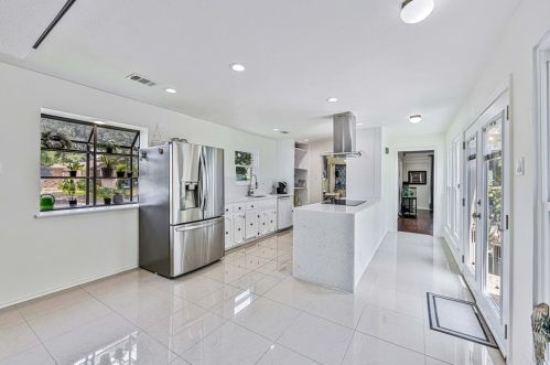 6801 Anglebluff Cir, Dallas TX 75248-4140 exterior