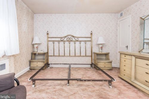 4030 Bleigh Ave, Philadelphia PA 19111-3617 exterior