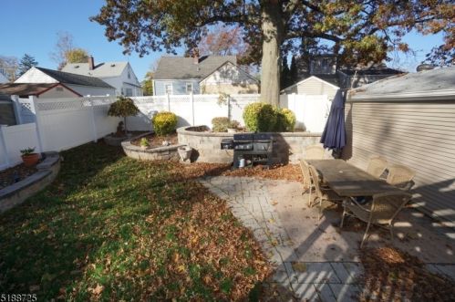 61 Coldevin Rd, Clark NJ  07066-1206 exterior