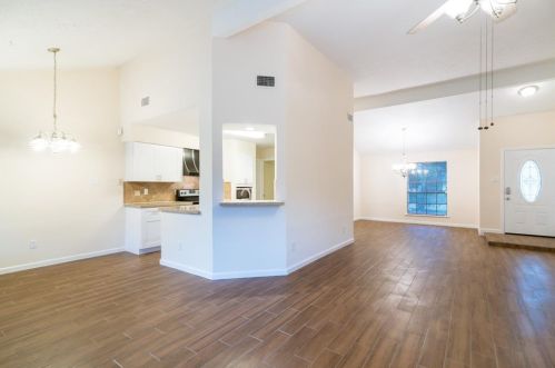 5118 Vlg Spg Dr, Humble TX exterior