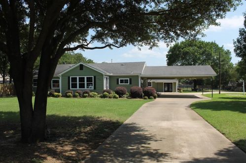 1712 7th St, Irving, TX 75060-3707