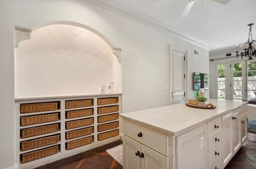 82 Inman Cir, Atlanta GA 30309-3384 exterior