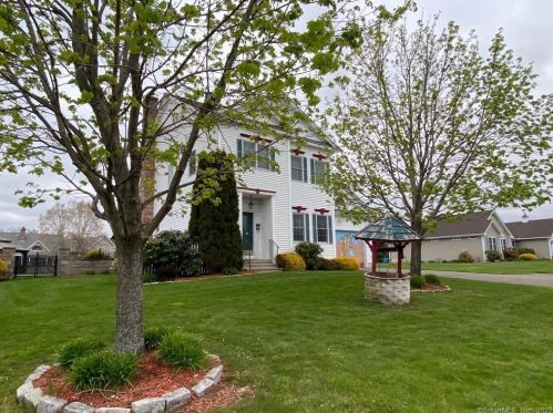 115 Farms Dr, Manchester, CT 06040-6676